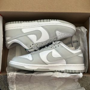 NIKE DUNK LOW white/grey fog